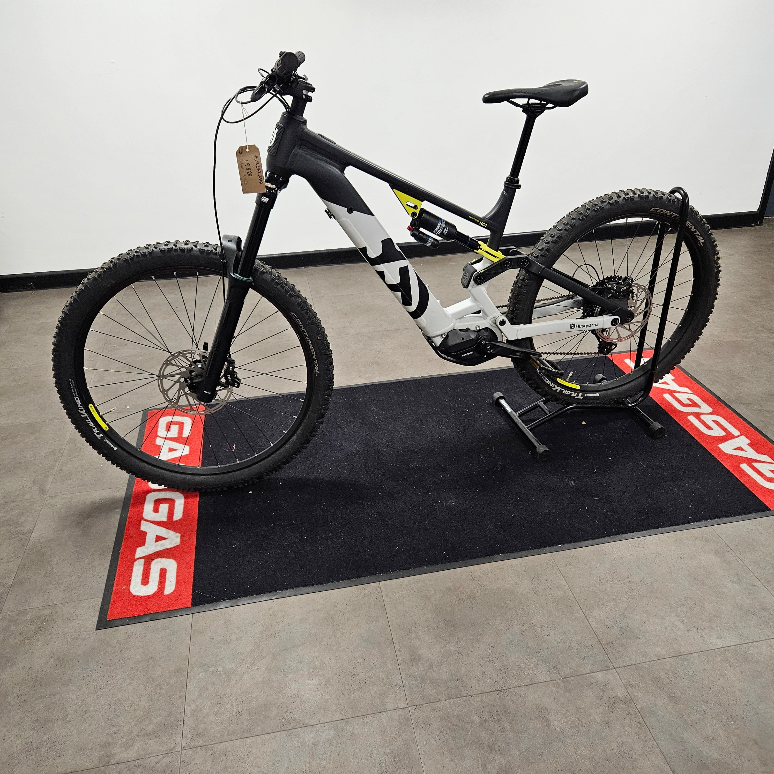 USED - Husqvarna Hard Cross HC1 - Large *SOLD*