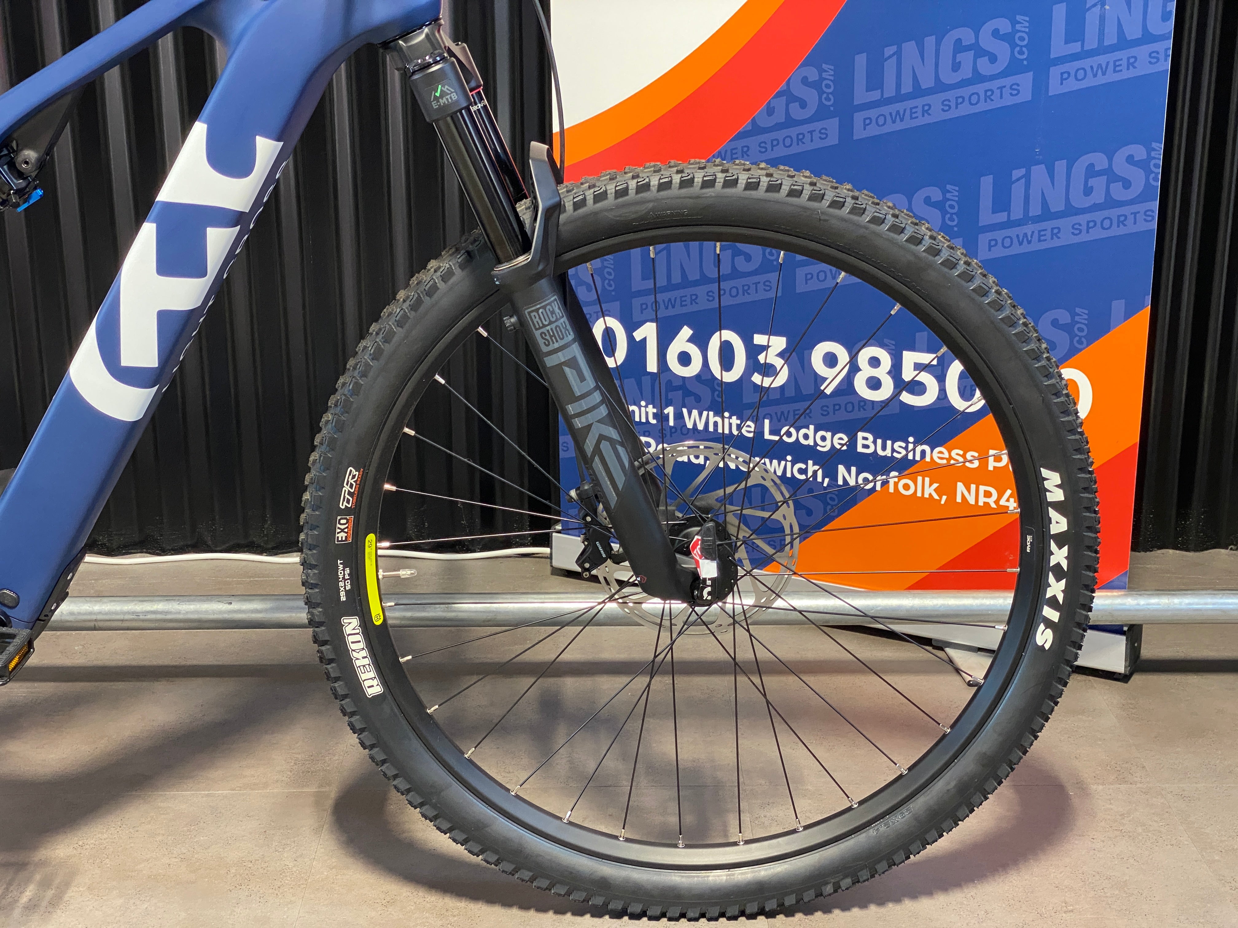 Husqvarna Light Cross LC6