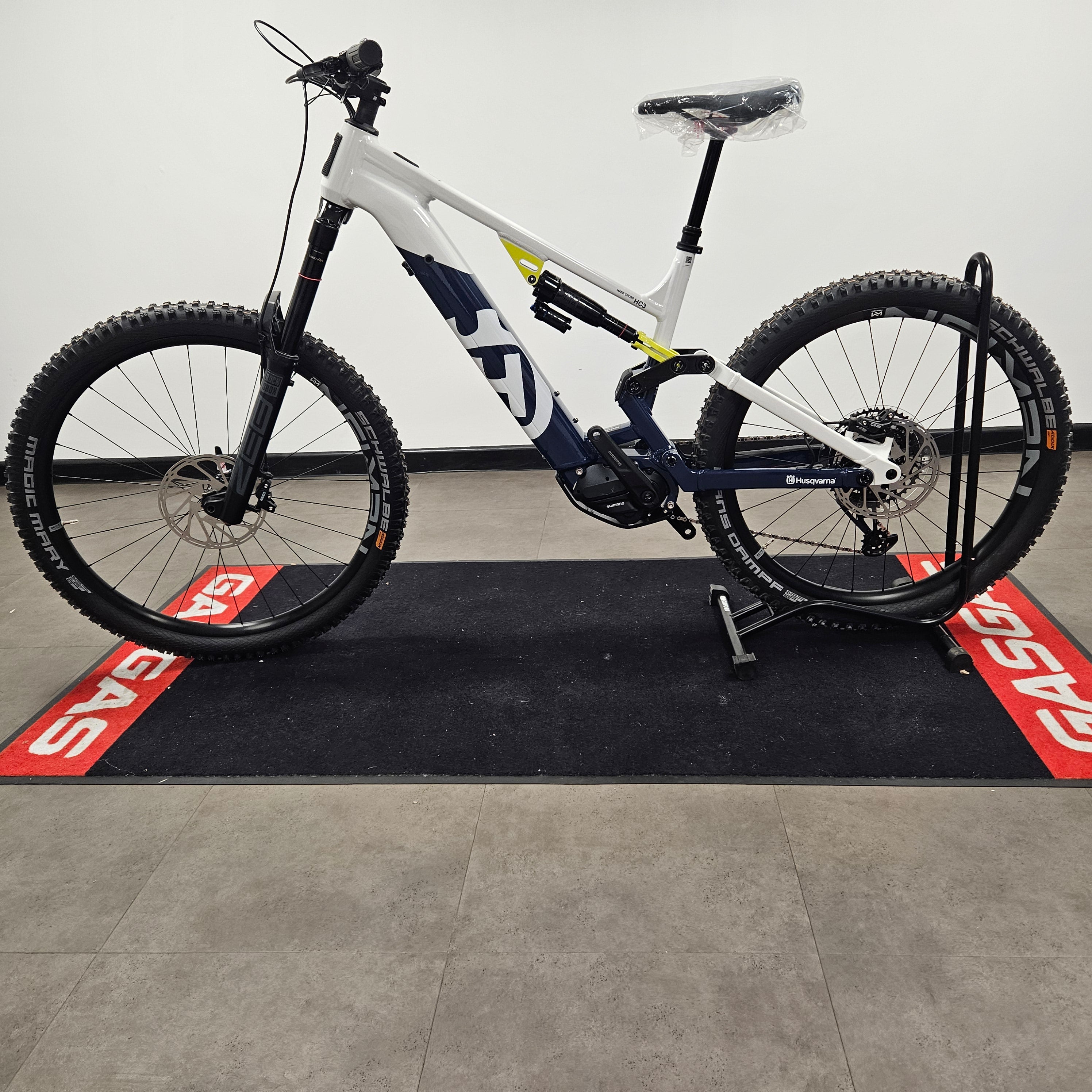 USED - Husqvarna Hard Cross HC3 Large